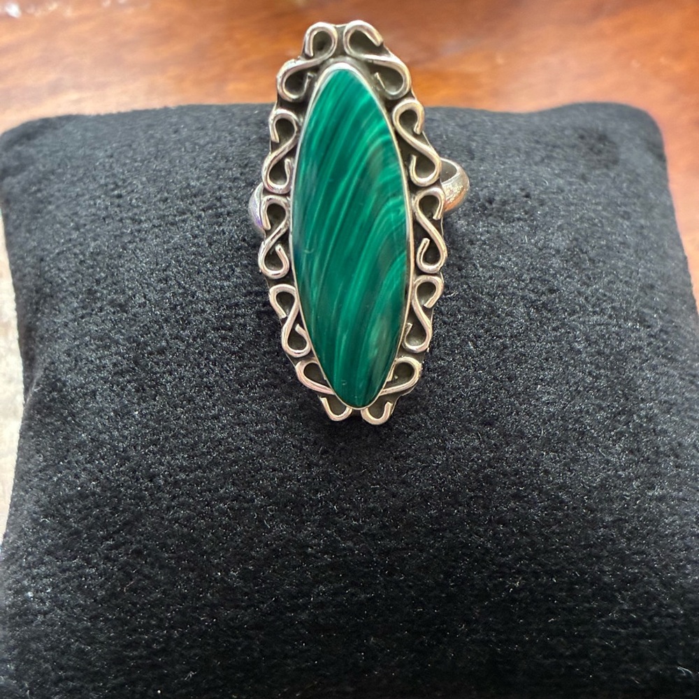 Elegant Silver and Green Stone Ring